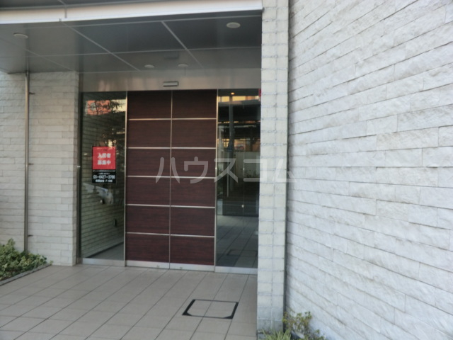 26/30 エントランス