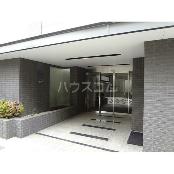 24/26 エントランス