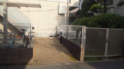 14/18 エントランス