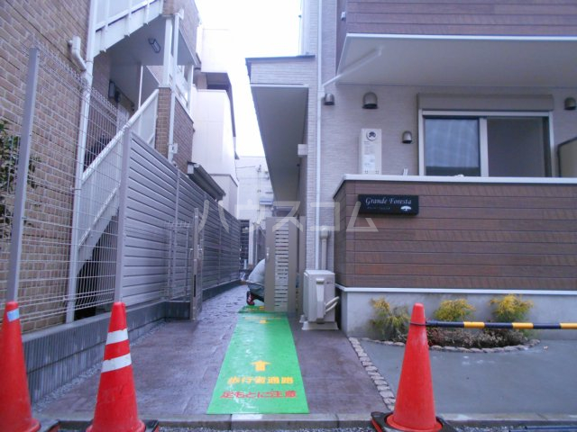 29/30 エントランス
