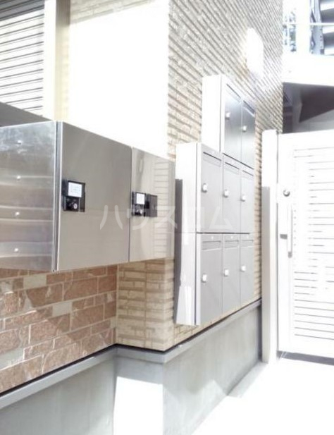 17/19 エントランス