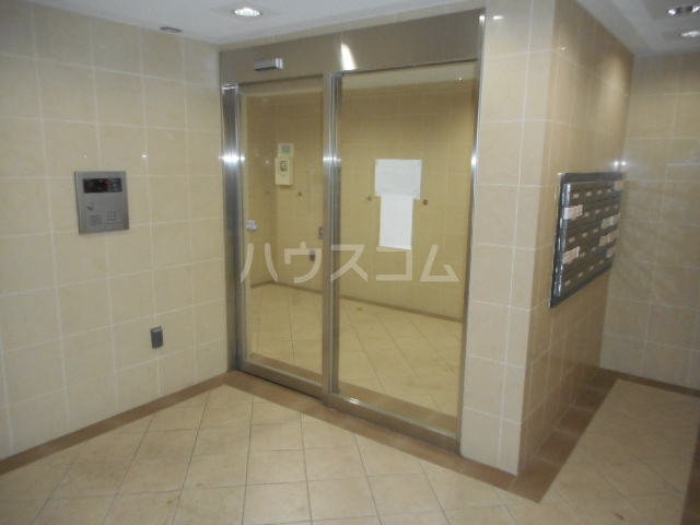 21/28 エントランス