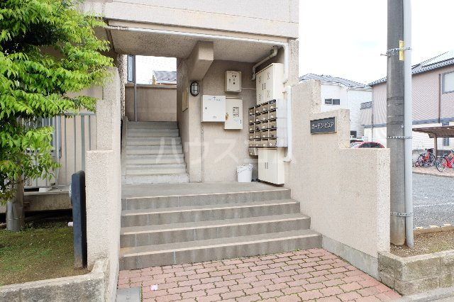 2/3 エントランス