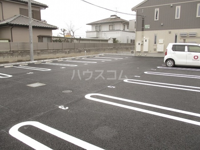 17/17 駐車場