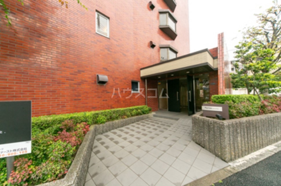 13/13 エントランス