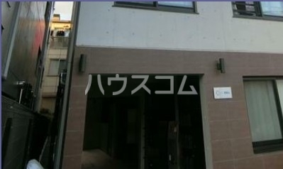 14/18 エントランス