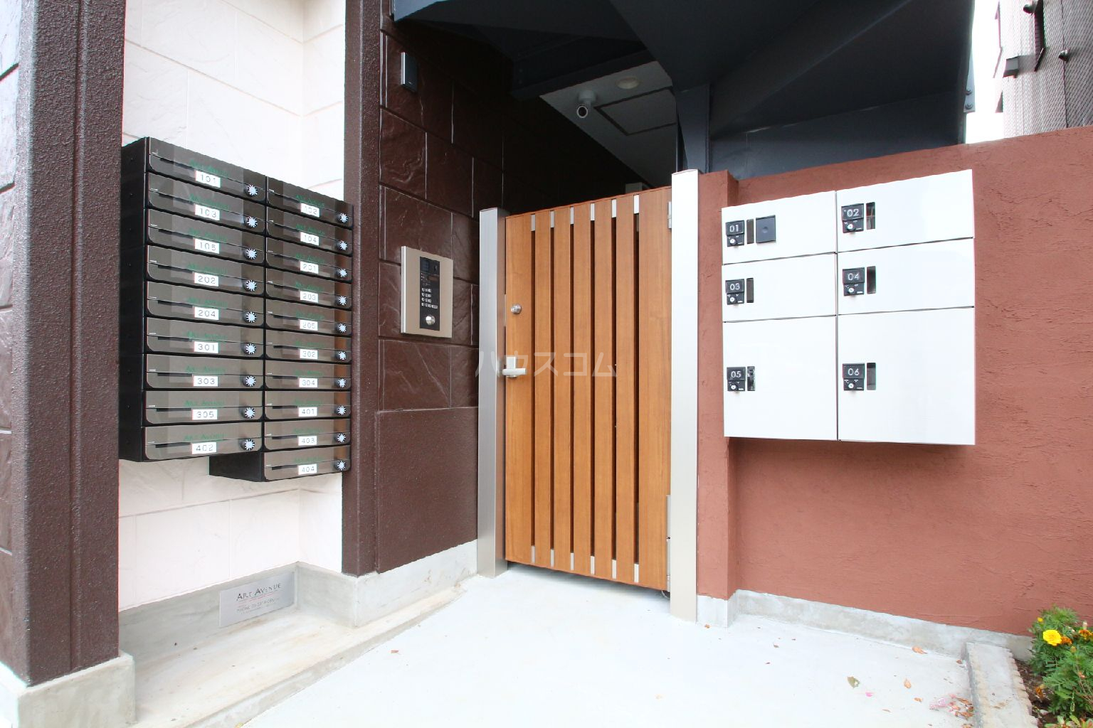 16/17 エントランス