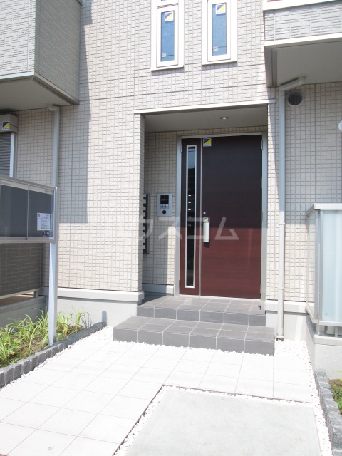 21/27 エントランス