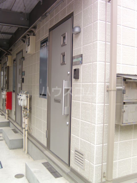 21/30 エントランス