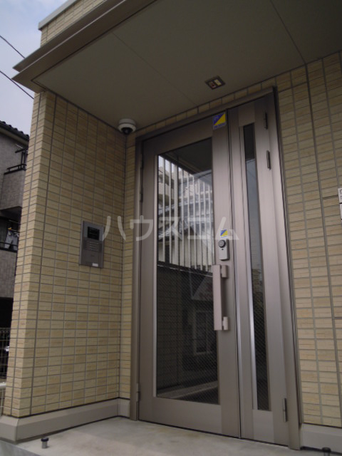 18/26 エントランス