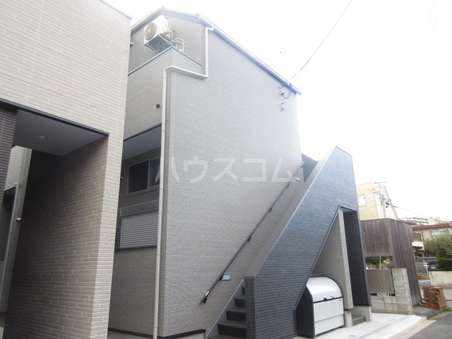 22/26 エントランス