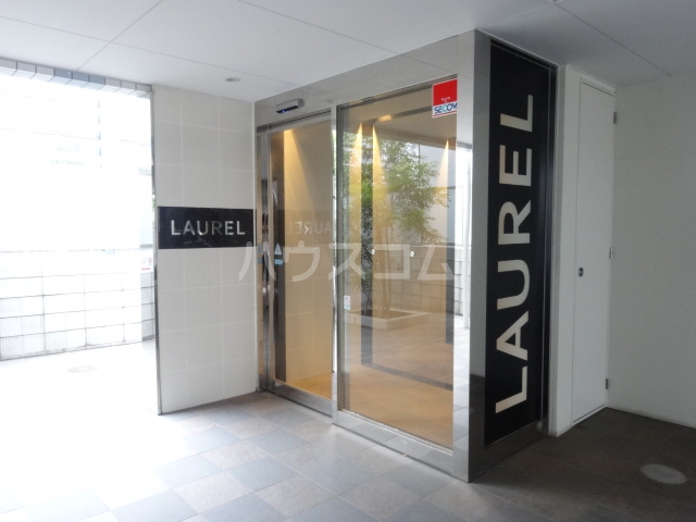 23/25 エントランス