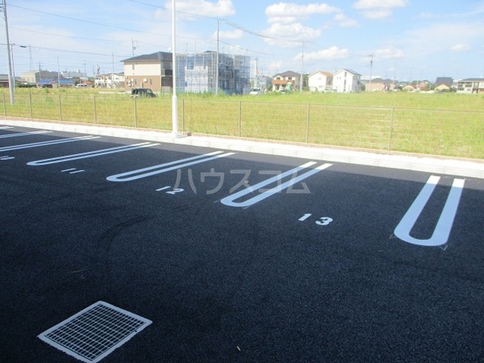 3/3 駐車場