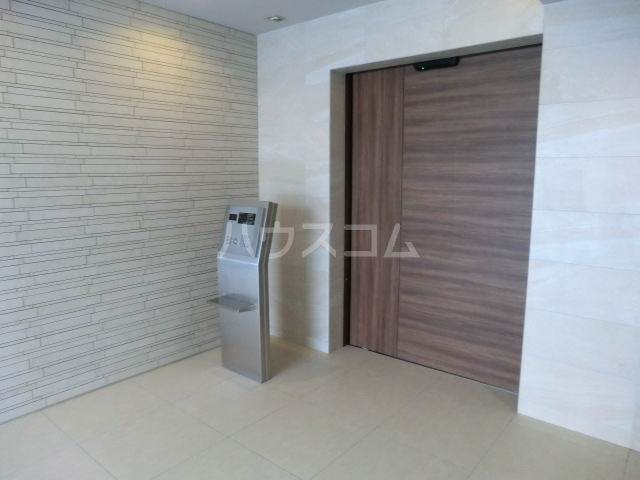 24/29 エントランス