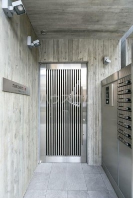 17/18 エントランス