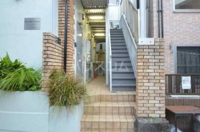 15/20 エントランス