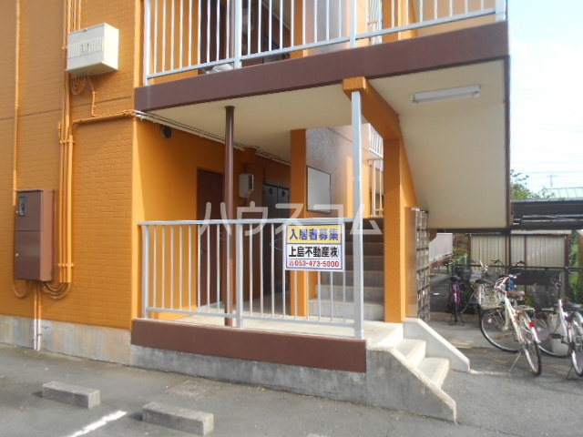 22/28 エントランス