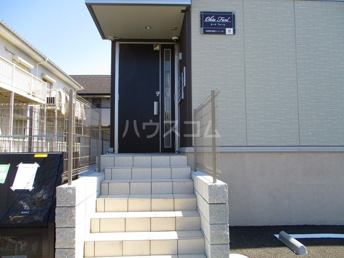 16/19 エントランス