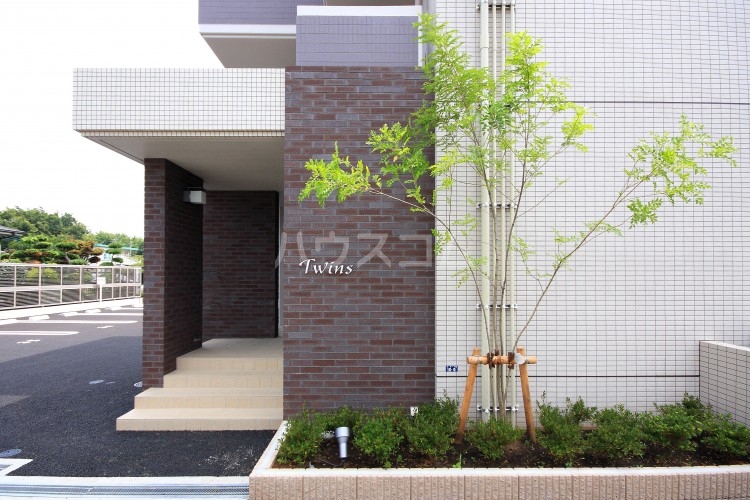 2/4 エントランス