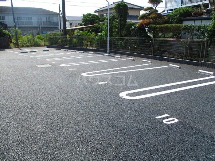 15/18 駐車場