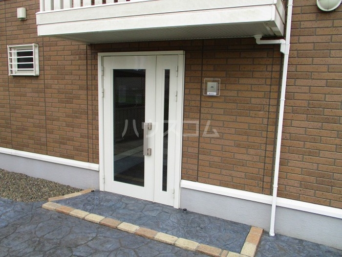 2/4 エントランス