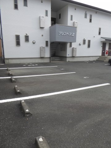 27/30 駐車場