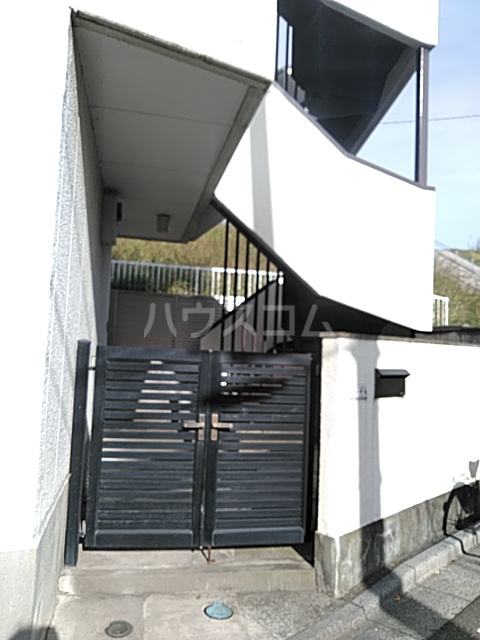 3/3 エントランス