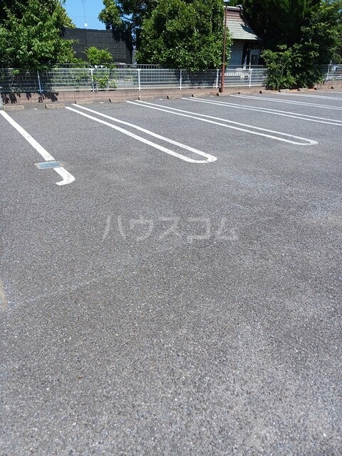 23/30 駐車場