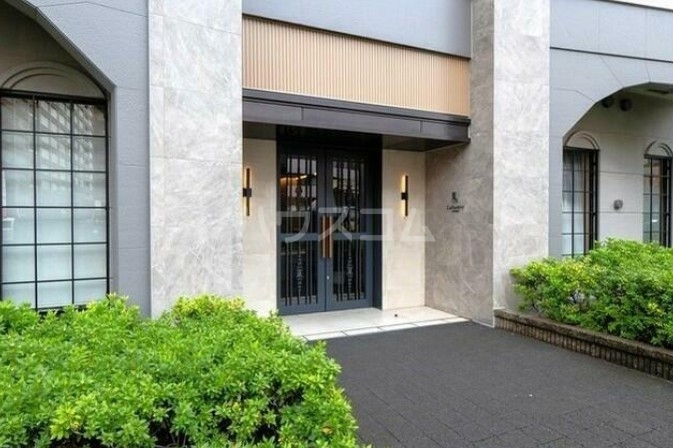 15/21 エントランス