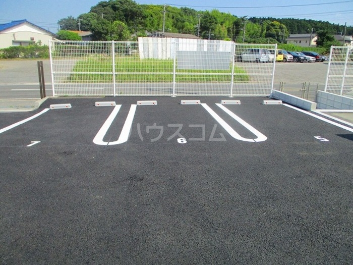 18/19 駐車場