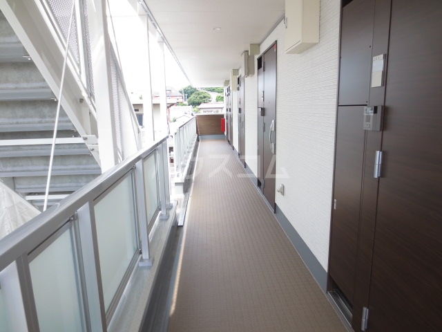 21/25 エントランス