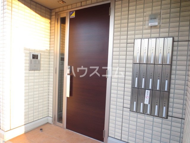 26/29 エントランス