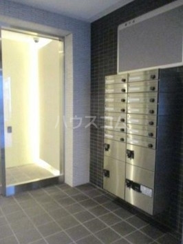 16/25 エントランス