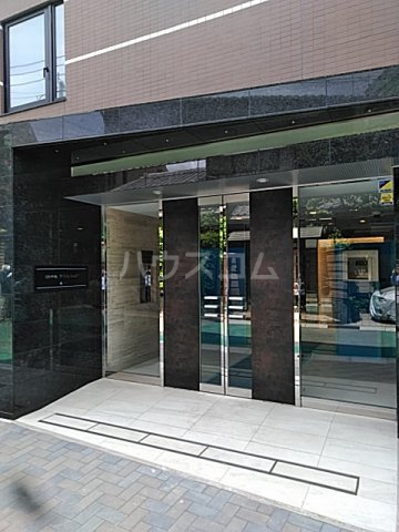 26/30 エントランス