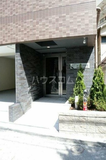 14/20 エントランス