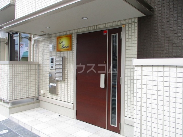 17/19 エントランス