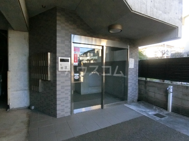 21/22 エントランス