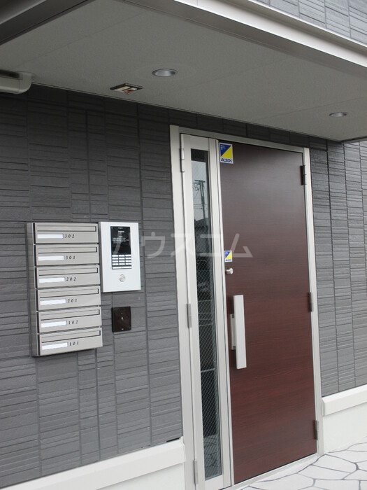 17/19 エントランス