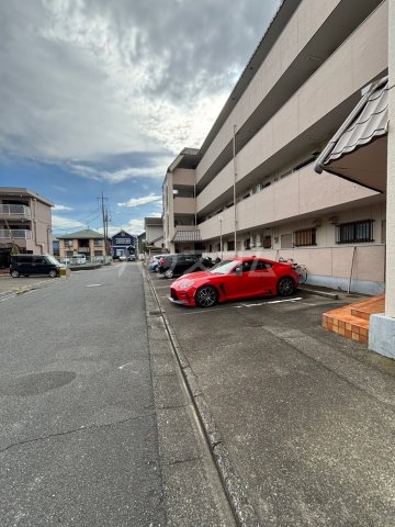 27/30 駐車場