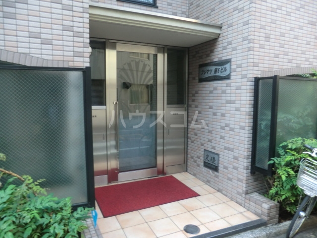 22/30 エントランス