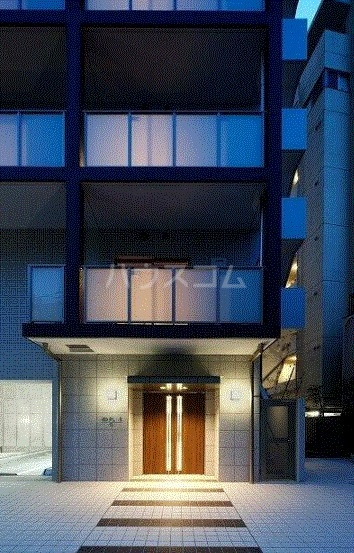 28/30 エントランス