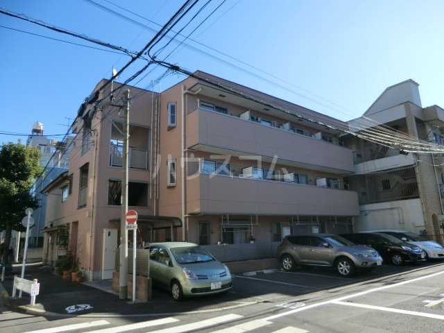 27/30 エントランス