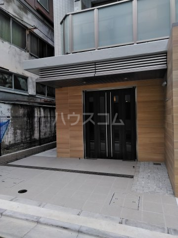 25/30 エントランス