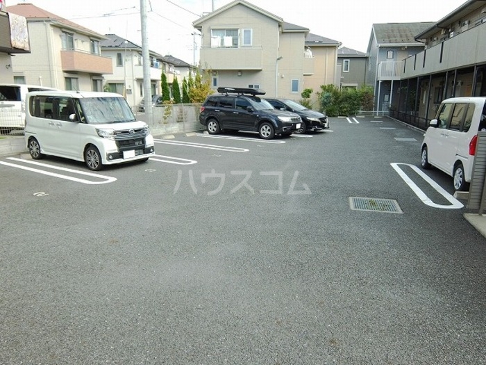 23/27 駐車場