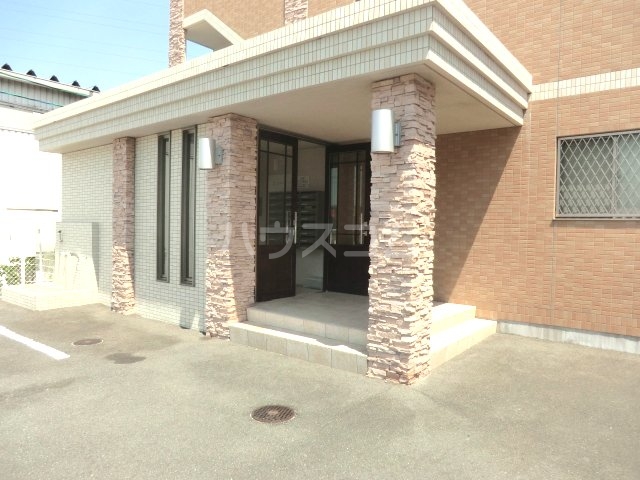 16/26 エントランス