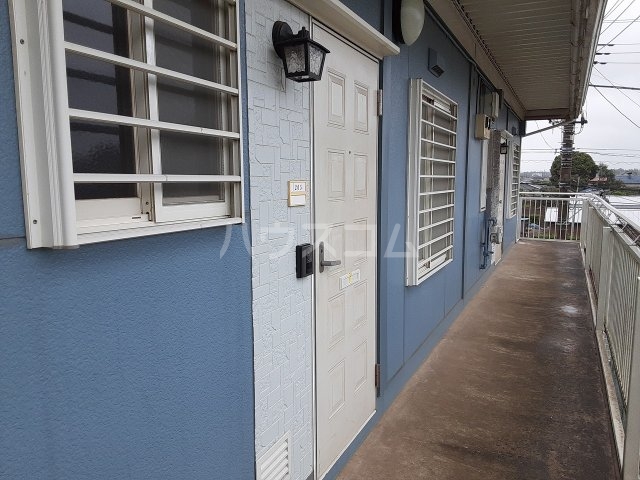 28/30 エントランス