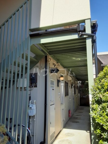 19/27 エントランス