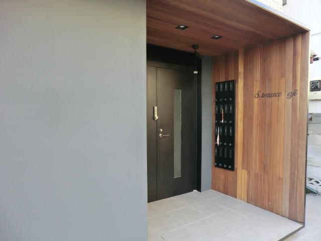 28/30 エントランス