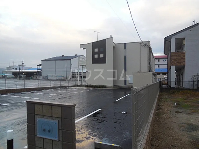 16/27 エントランス