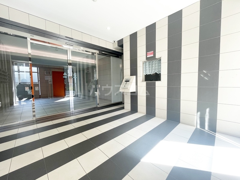 14/17 エントランス